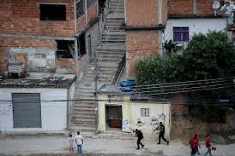 Pretos e pardos têm menos acesso à infraestrutura urbana que brancos