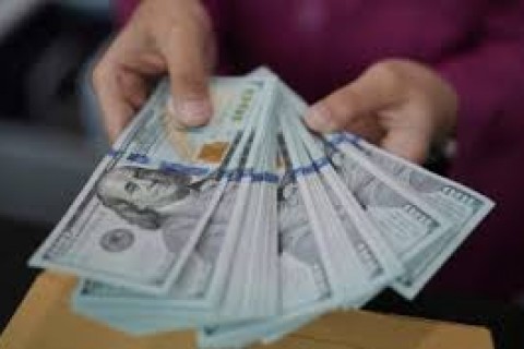 Dólar fecha em R$ 5,86 com tensão entre EUA e China e cautela do Fed sobre juros