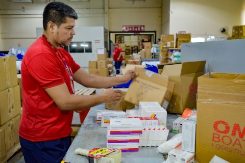 Governo do Amazonas envia kits de medicamentos para municípios em emergência por causa da cheia