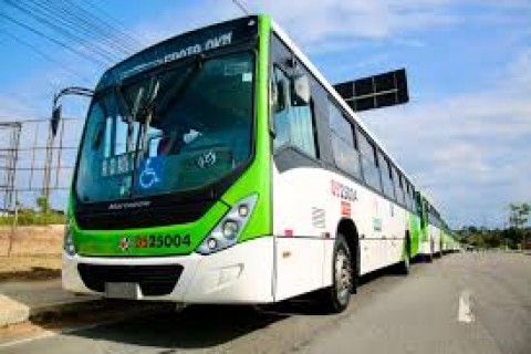 Rodoviários mantêm paralisação do transporte coletivo em Manaus pelo segundo dia; greve afeta 300 mil pessoas