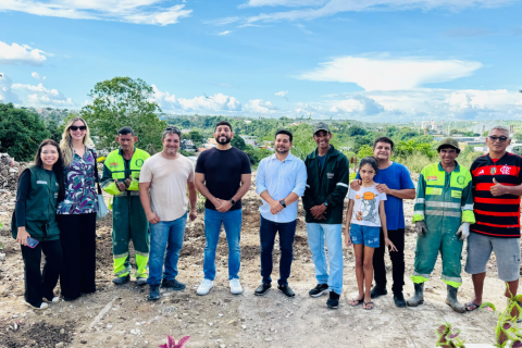 Ação de limpeza retira toneladas de lixo do bairro Mauazinho, na Zona Leste de Manaus