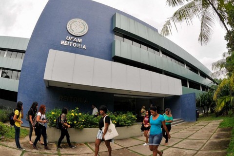 Ufam abre inscrições para concurso público com 75 vagas para professores efetivos